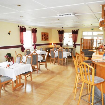 Kastanienhof Hotel Garni 치노비츠 외부 사진