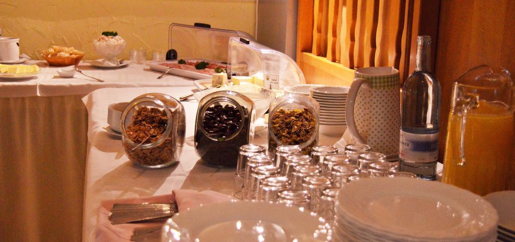 Kastanienhof Hotel Garni 치노비츠 외부 사진