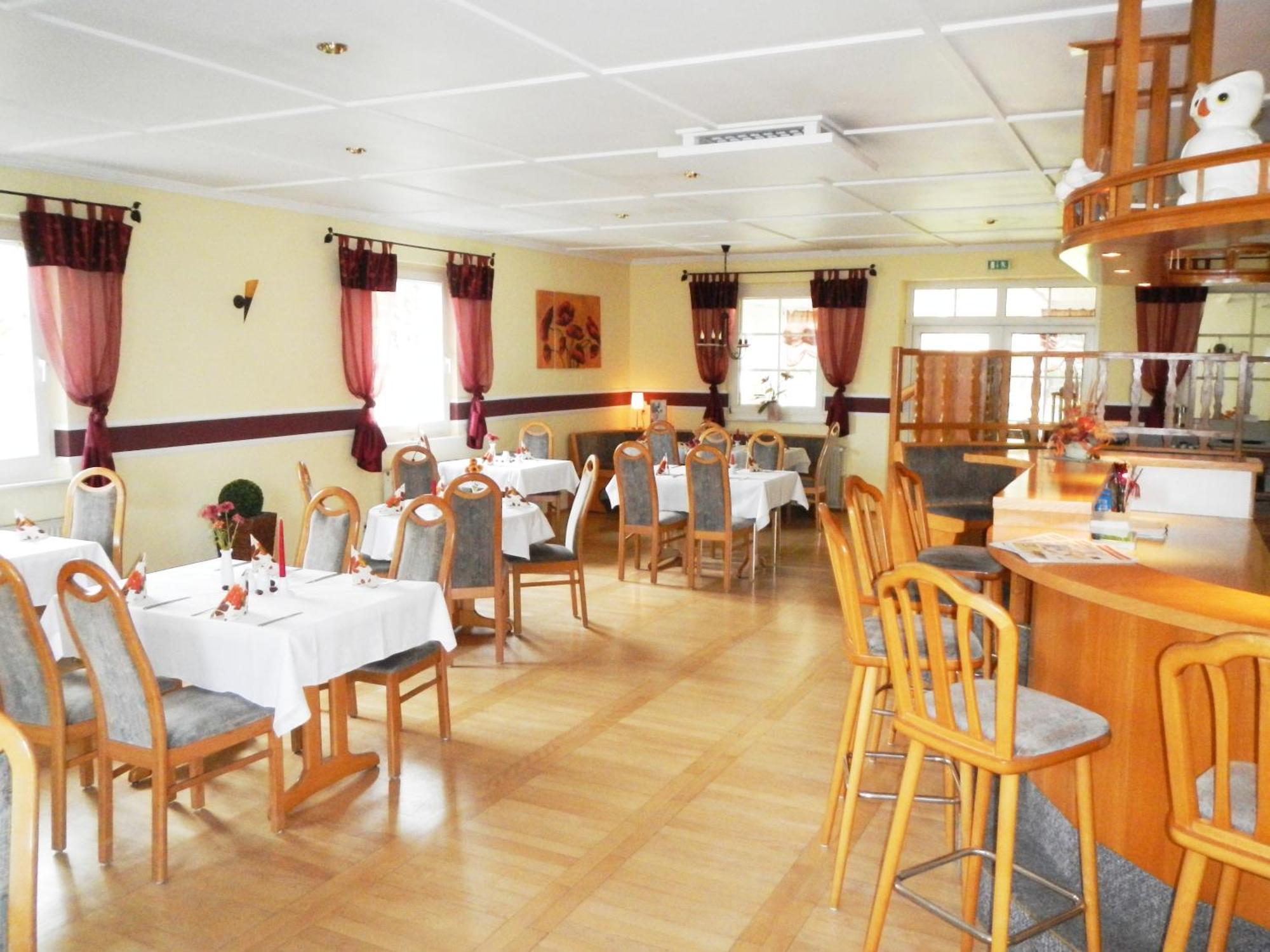 Kastanienhof Hotel Garni 치노비츠 외부 사진