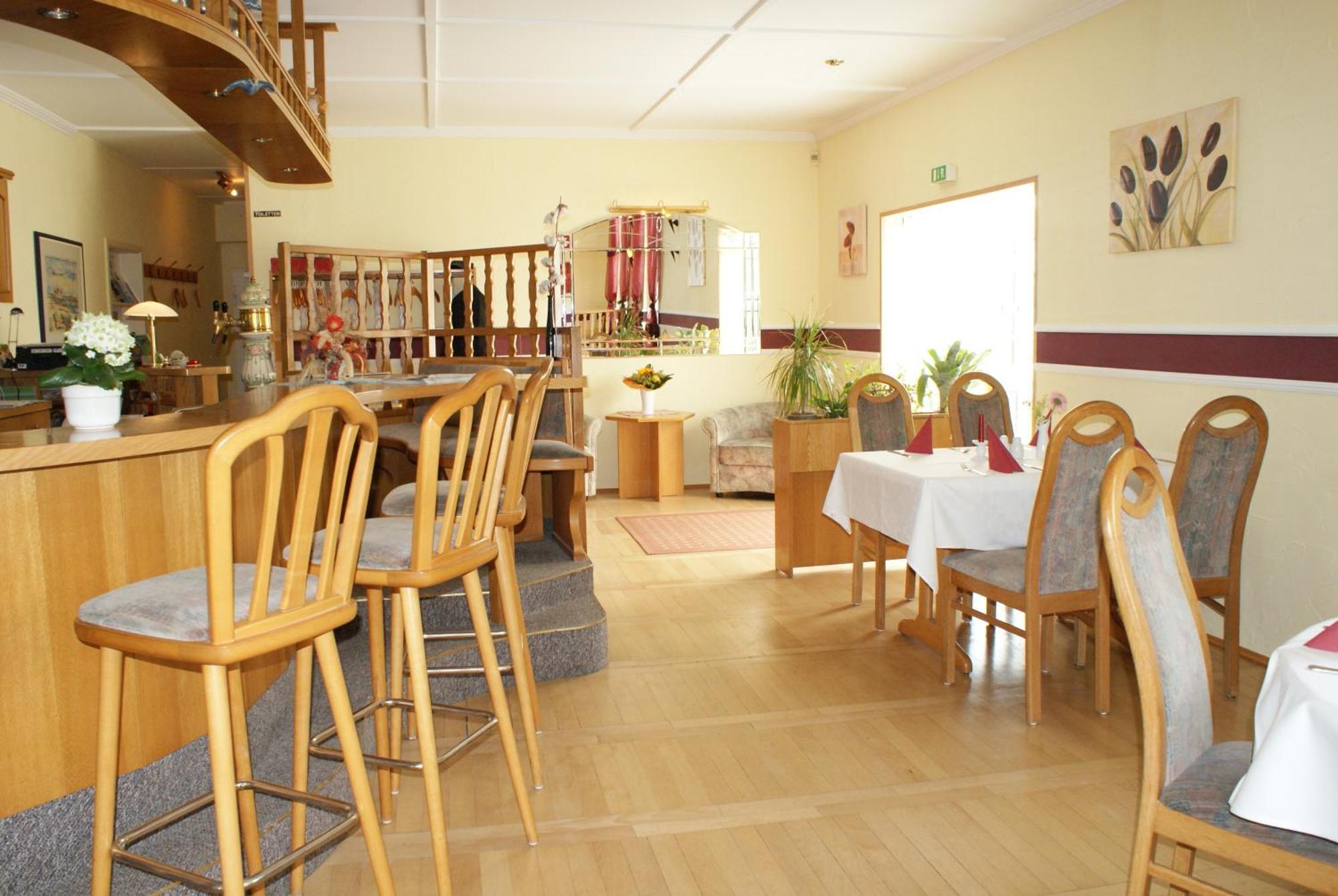 Kastanienhof Hotel Garni 치노비츠 외부 사진
