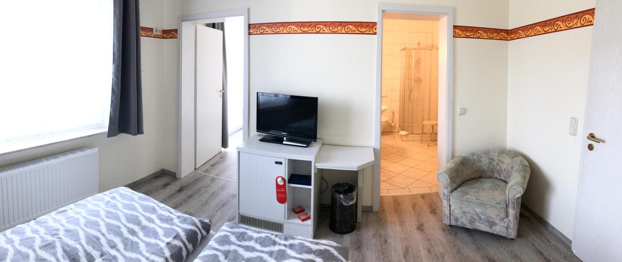 Kastanienhof Hotel Garni 치노비츠 객실 사진