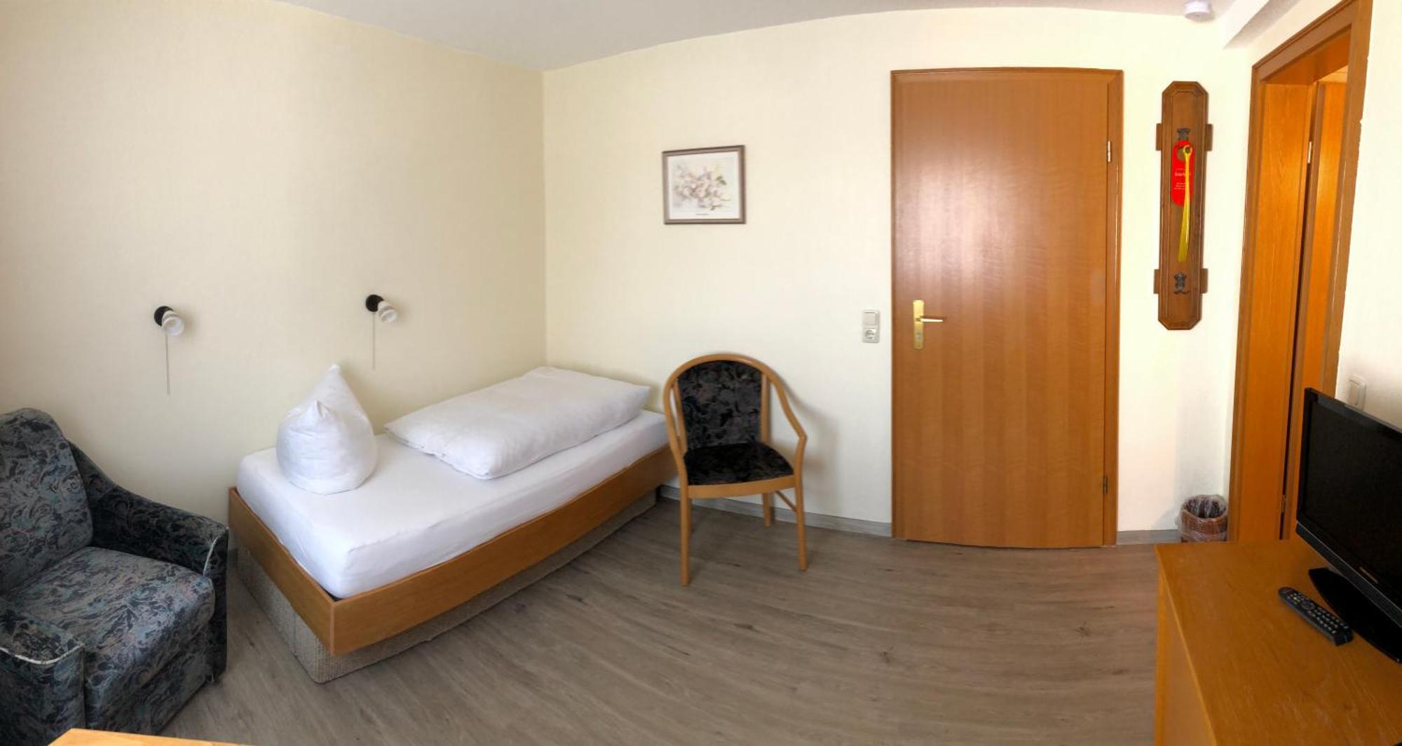 Kastanienhof Hotel Garni 치노비츠 객실 사진