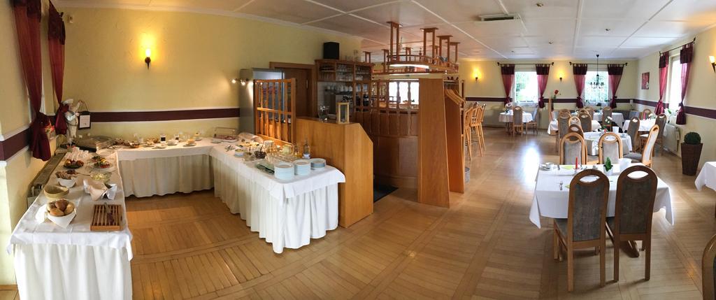 Kastanienhof Hotel Garni 치노비츠 외부 사진