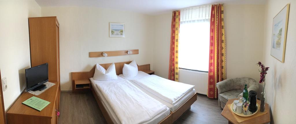 Kastanienhof Hotel Garni 치노비츠 객실 사진