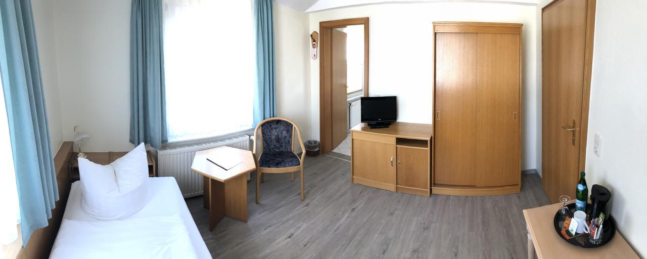 Kastanienhof Hotel Garni 치노비츠 객실 사진
