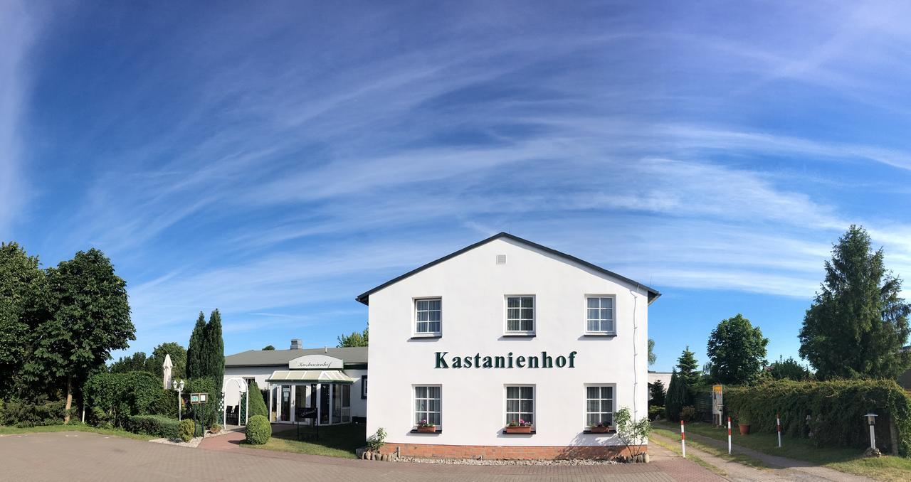 Kastanienhof Hotel Garni 치노비츠 외부 사진
