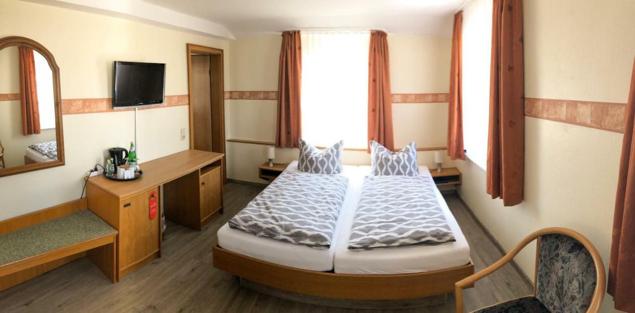 Kastanienhof Hotel Garni 치노비츠 외부 사진